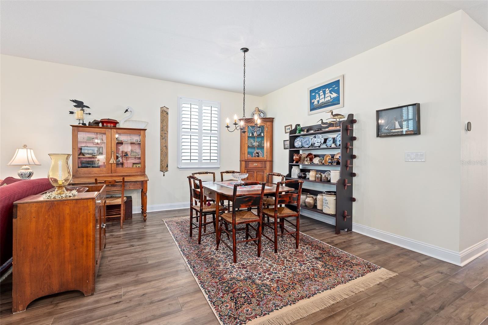 6 SIGNET CIR