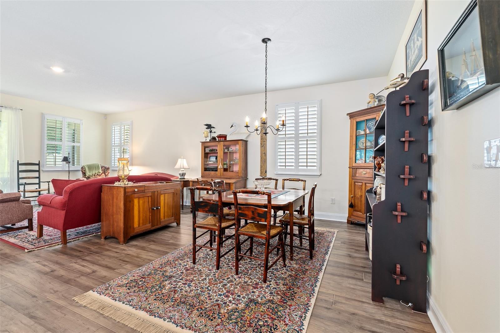 6 SIGNET CIR