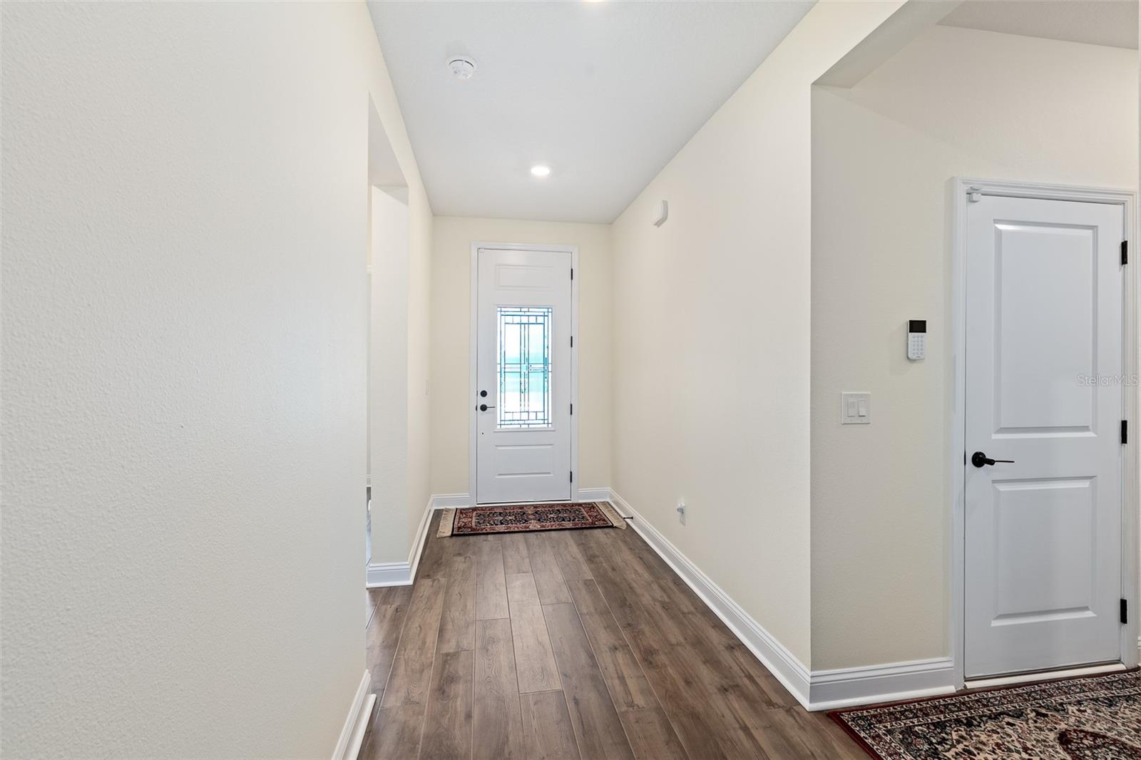 6 SIGNET CIR