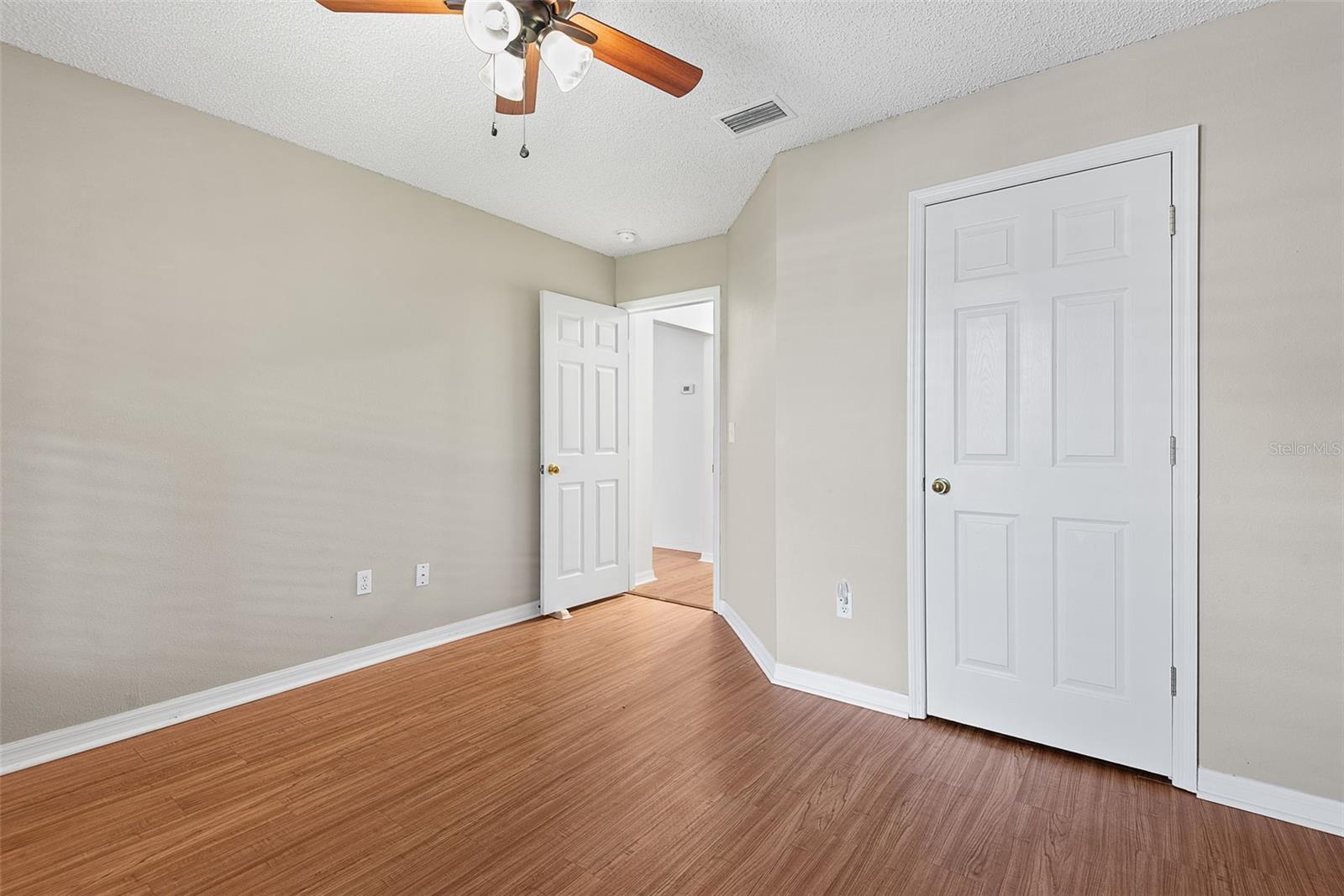 18 WOODSTON LN