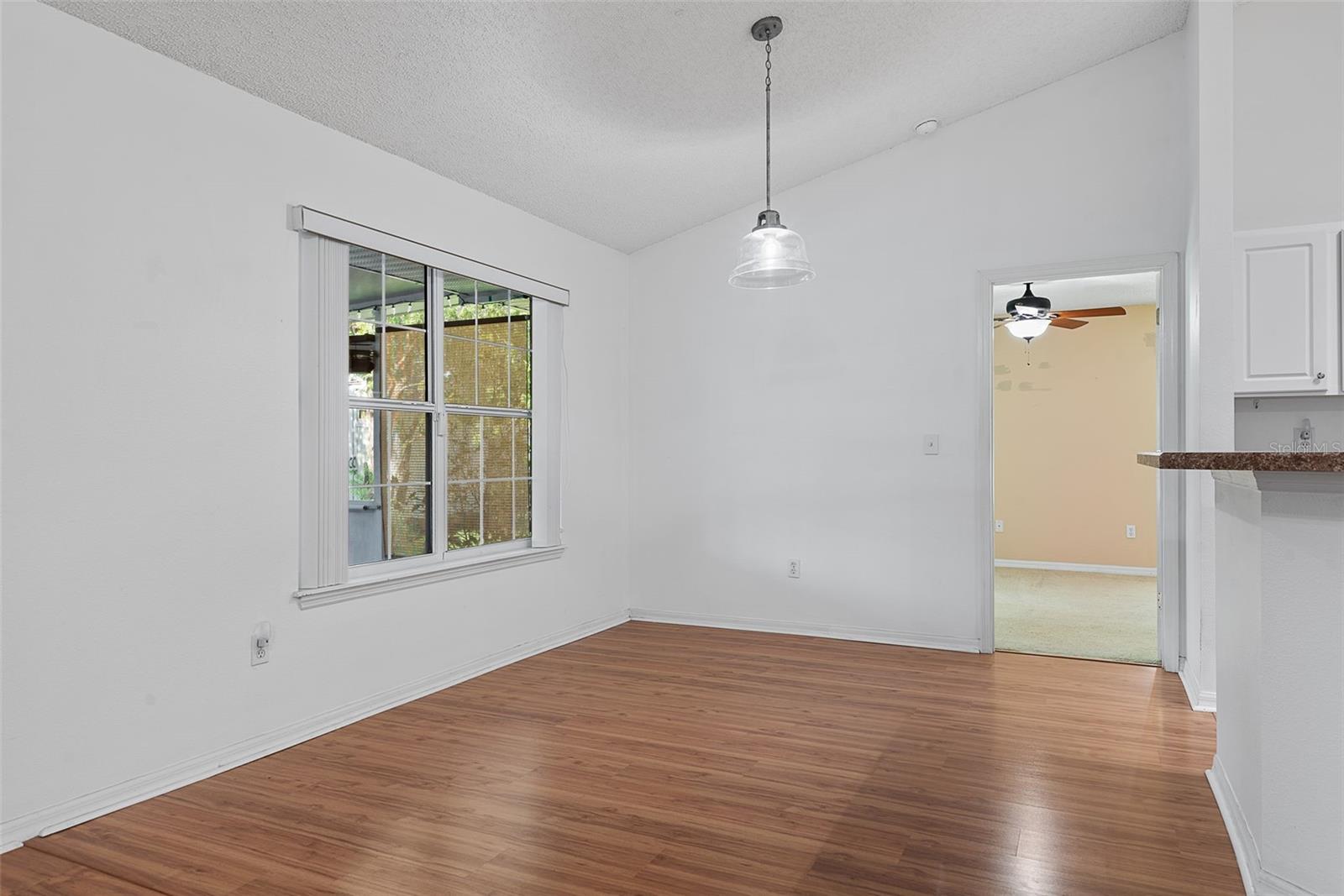18 WOODSTON LN