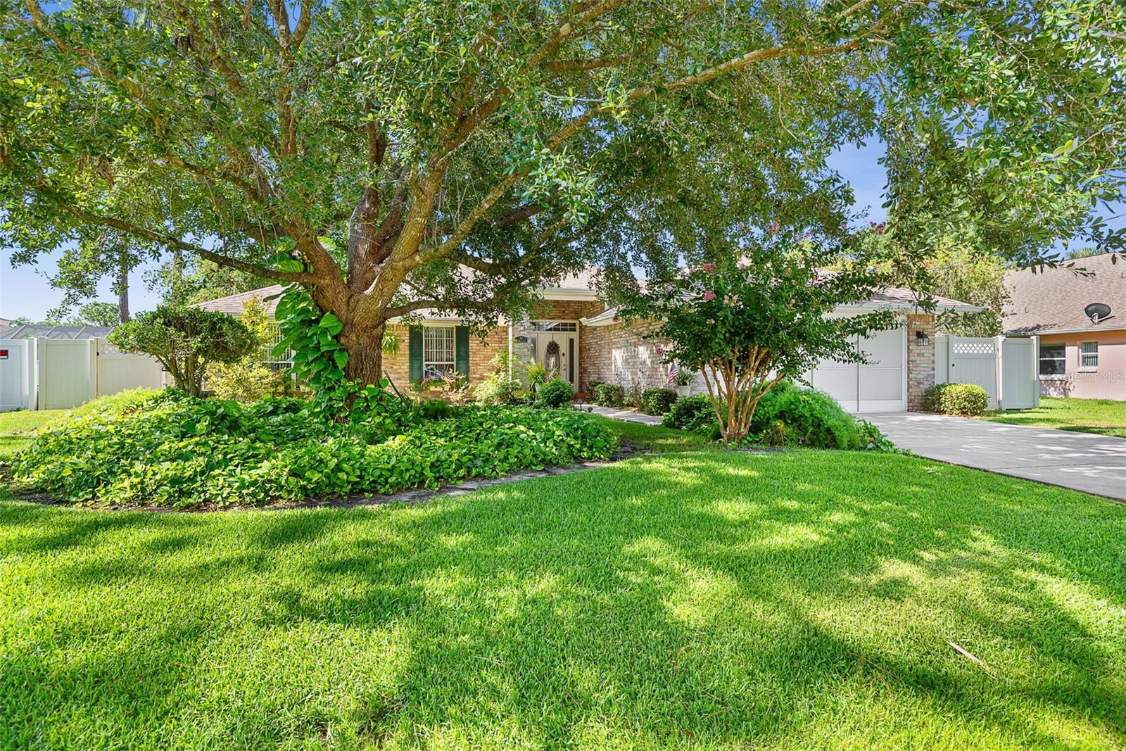 18 WOODSTON LN