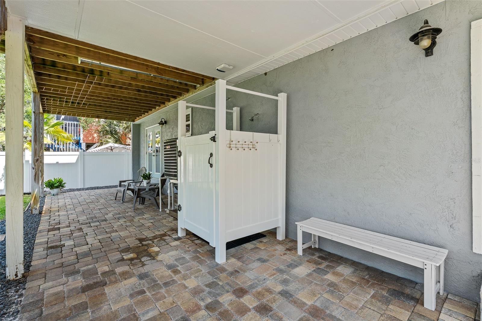 1843 OAK PL