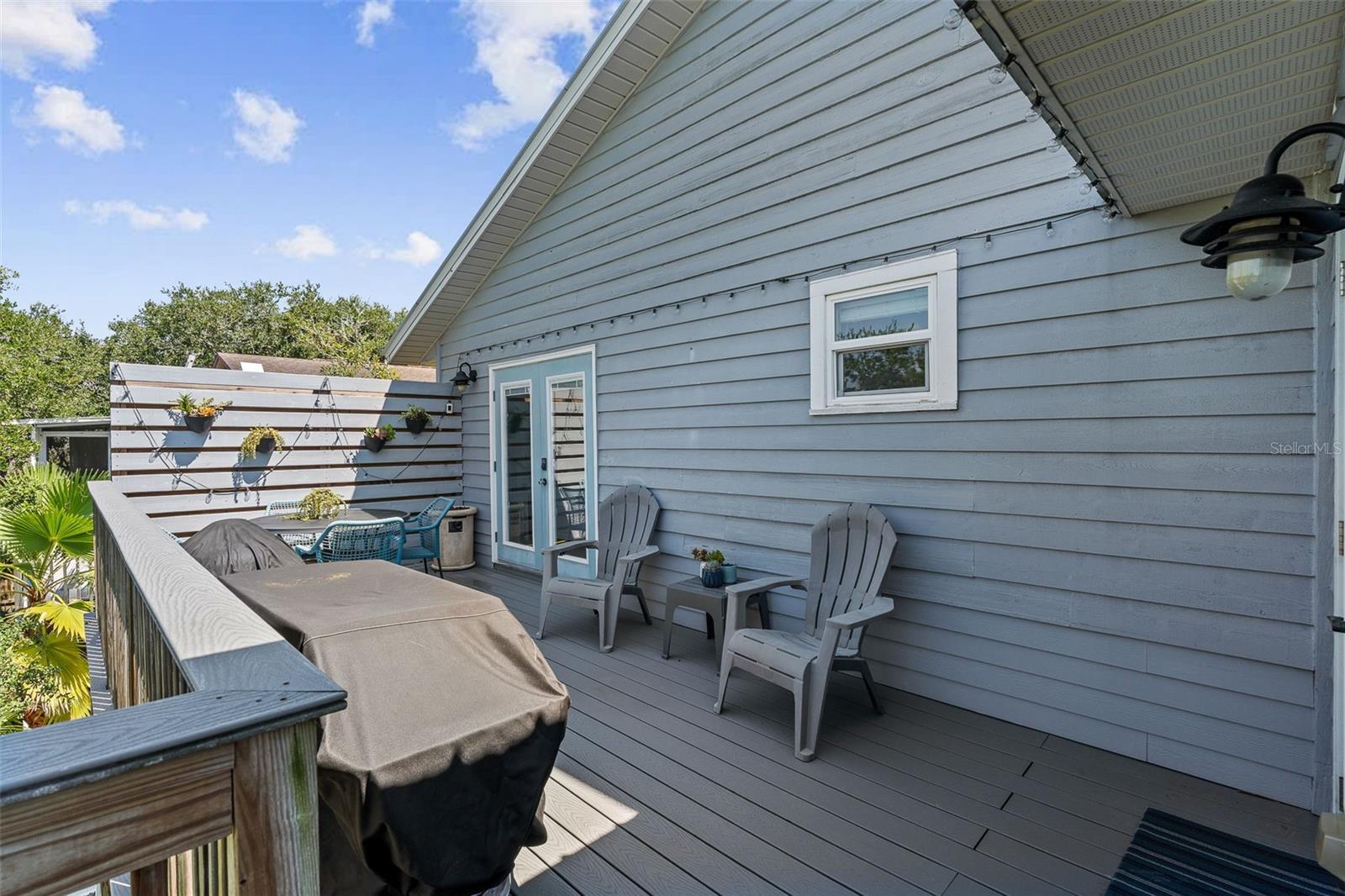 1843 OAK PL