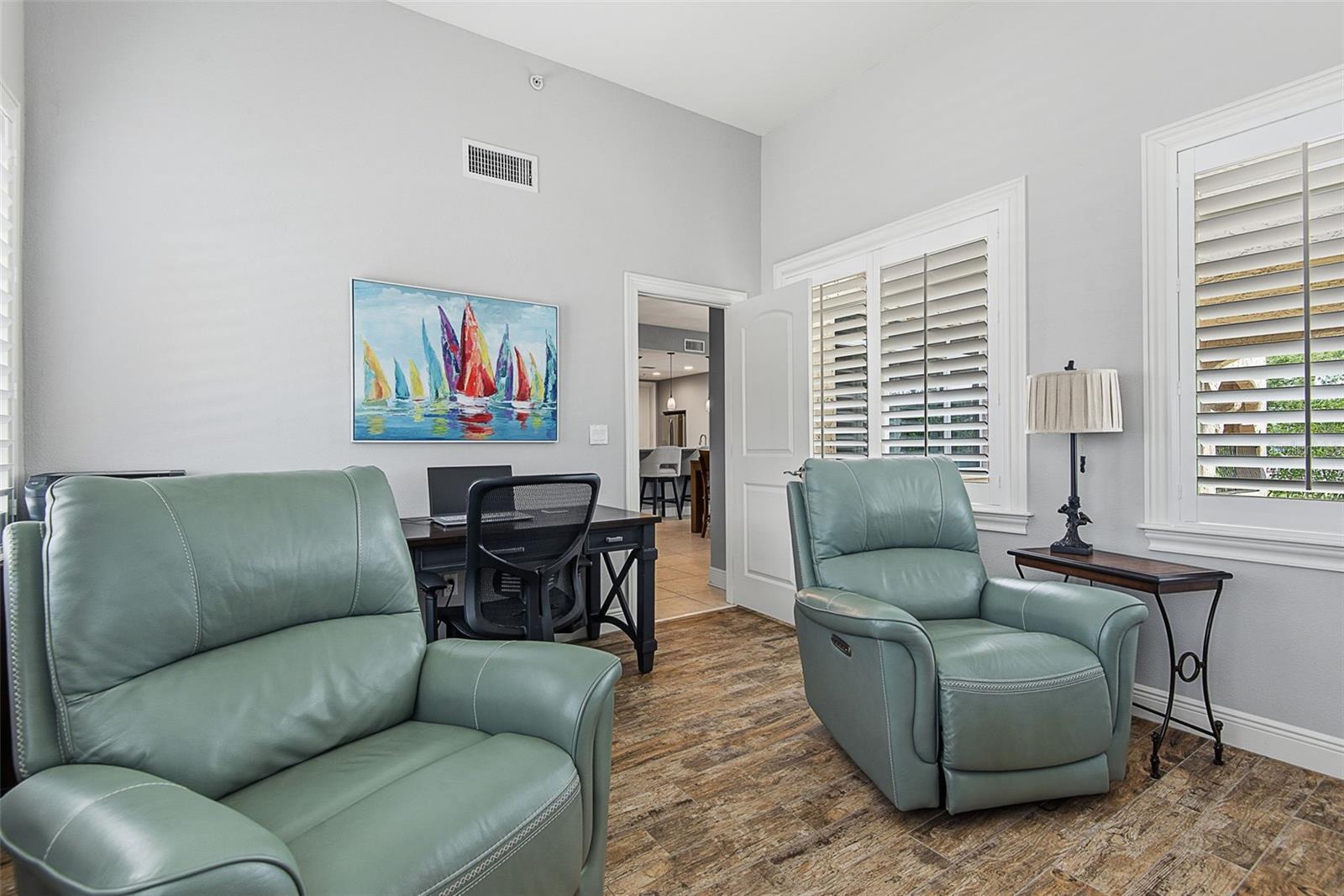 110 CLUB HOUSE DR #202