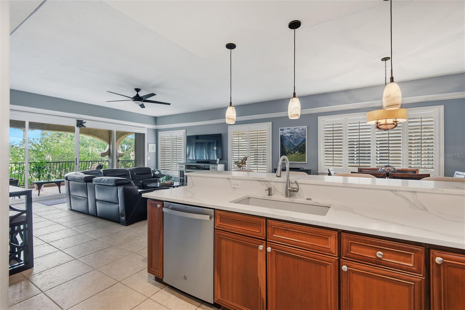 110 CLUB HOUSE DR #202