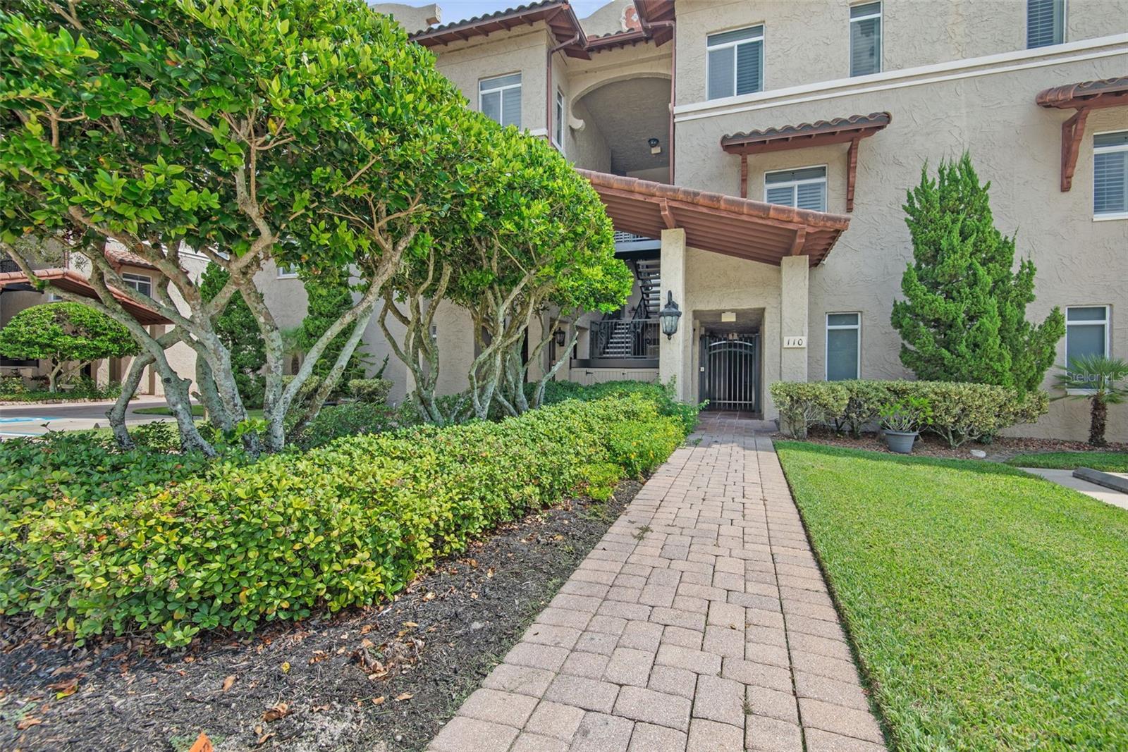 110 CLUB HOUSE DR #202