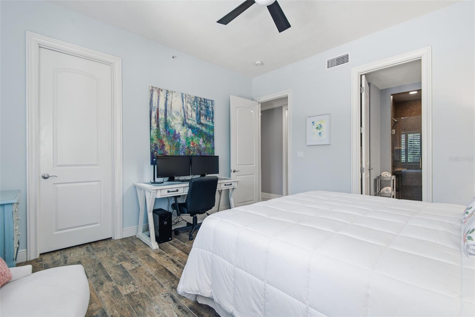 110 CLUB HOUSE DR #202