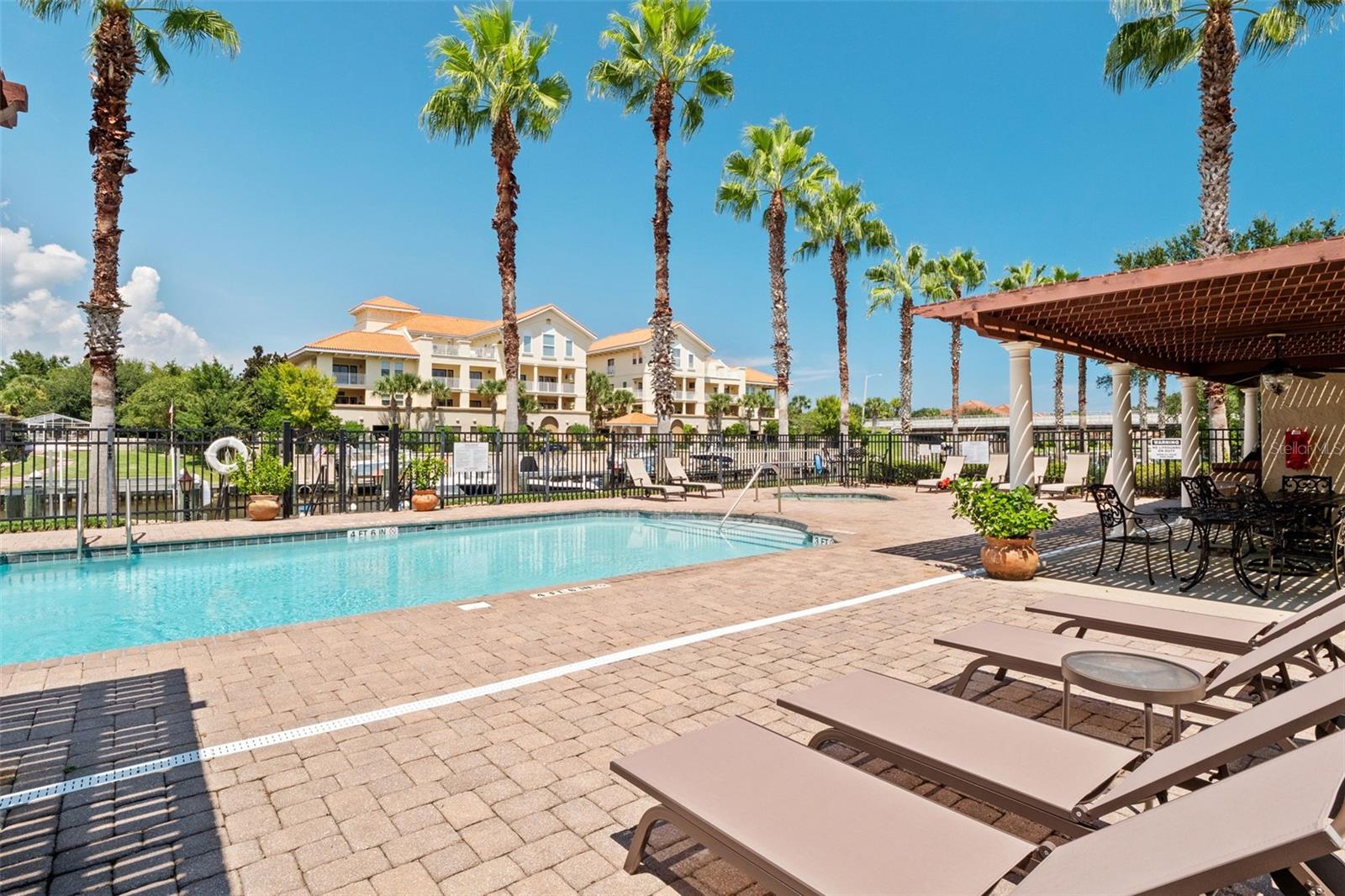 110 CLUB HOUSE DR #202