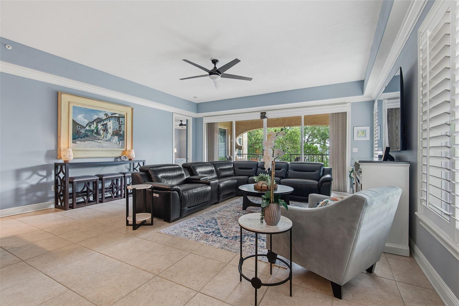 110 CLUB HOUSE DR #202
