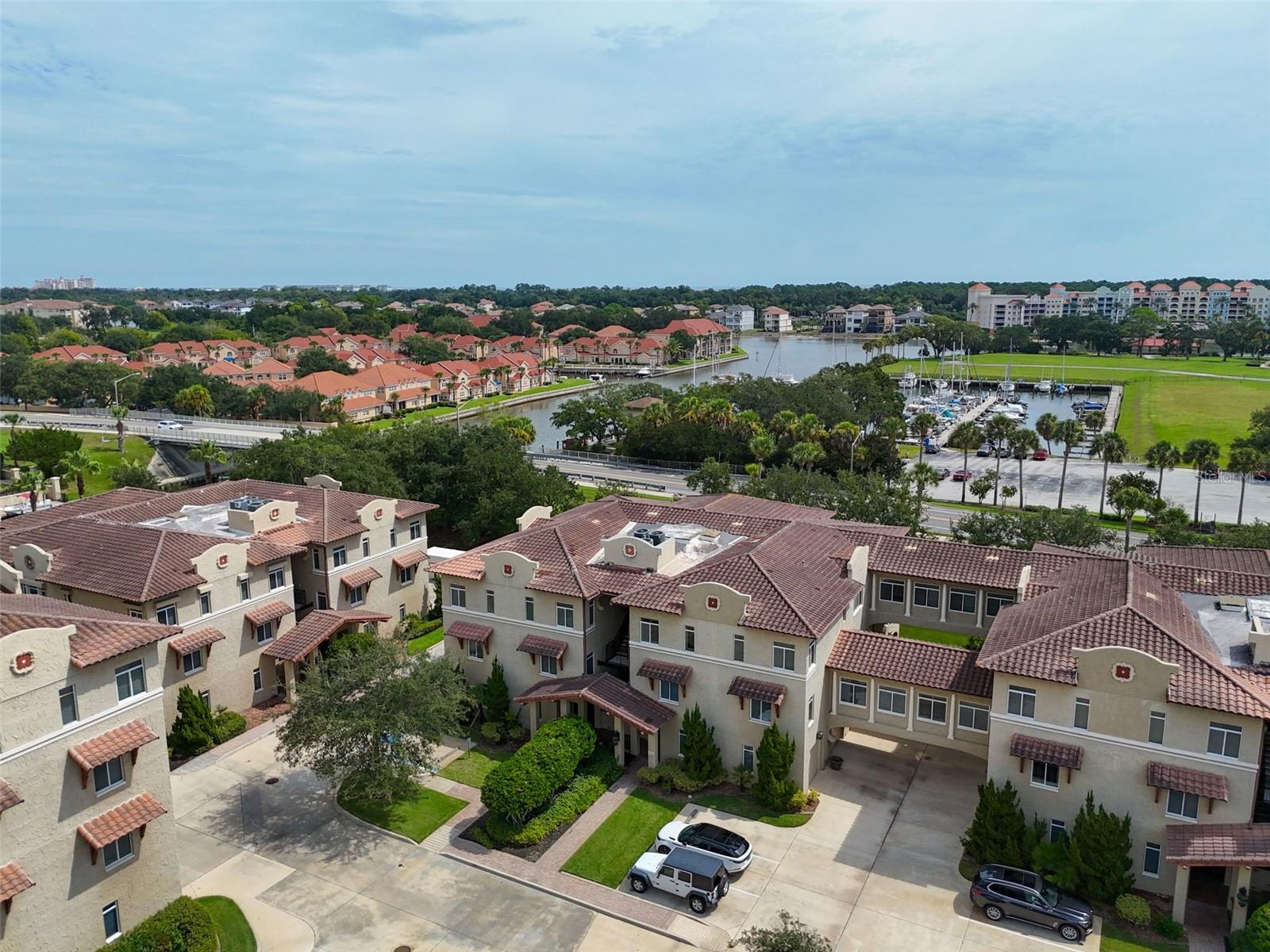 110 CLUB HOUSE DR #202