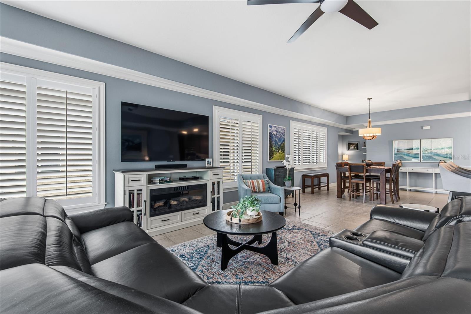 110 CLUB HOUSE DR #202