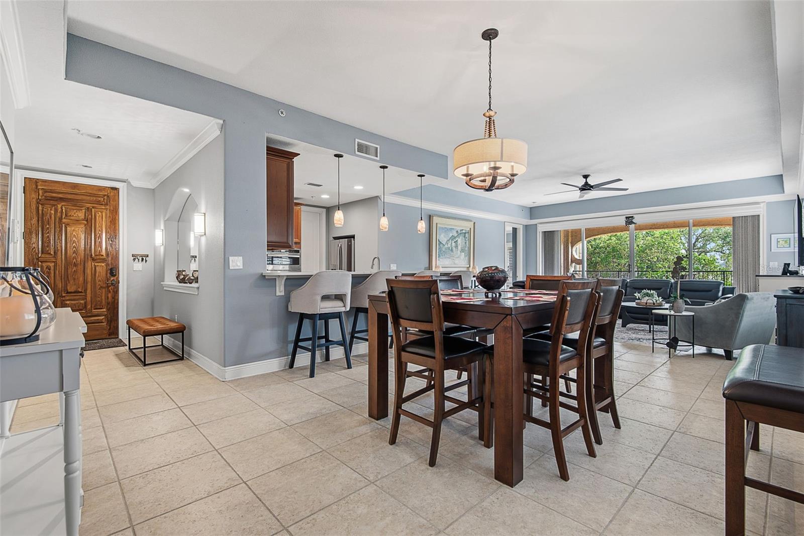 110 CLUB HOUSE DR #202