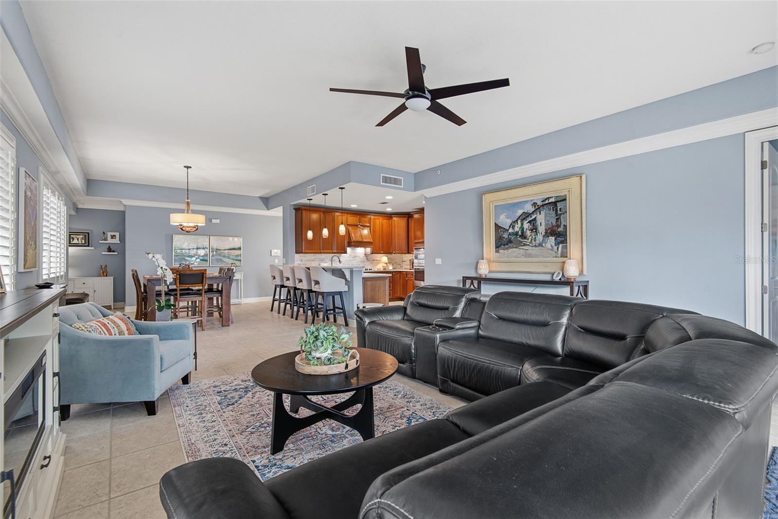 110 CLUB HOUSE DR #202