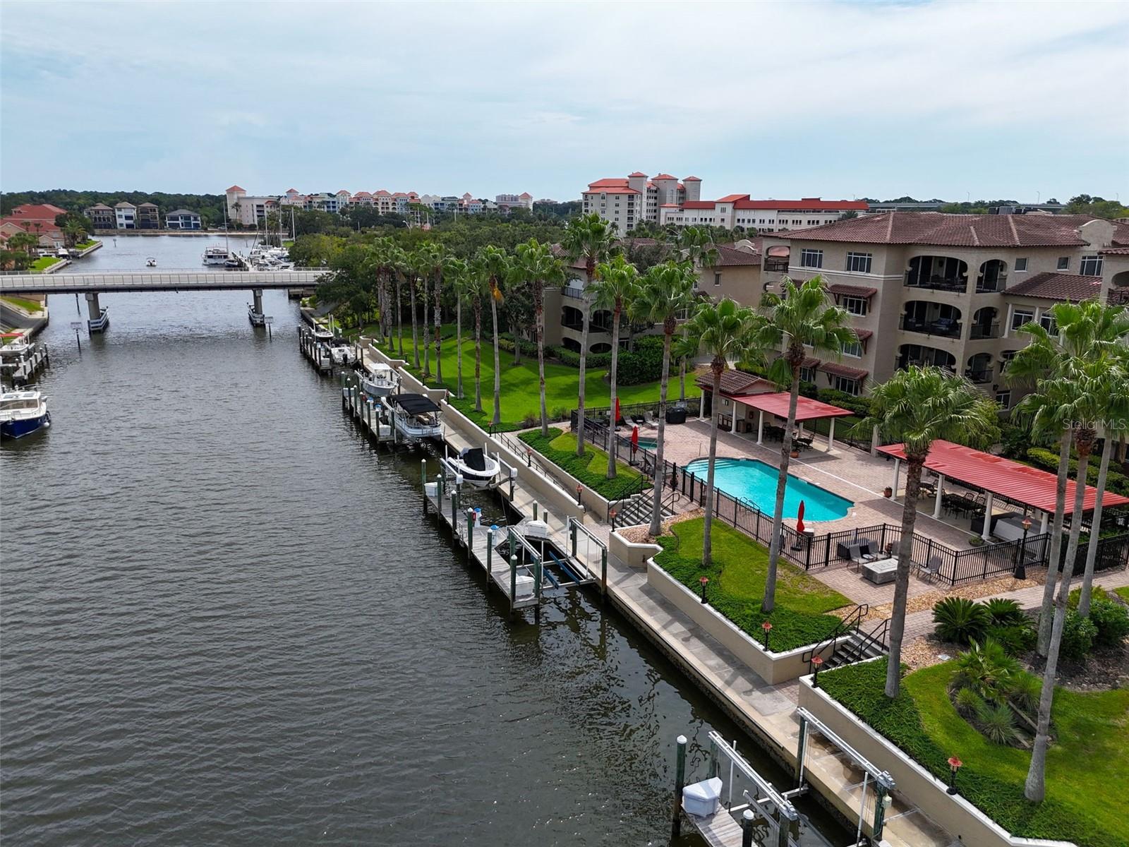 110 CLUB HOUSE DR #202