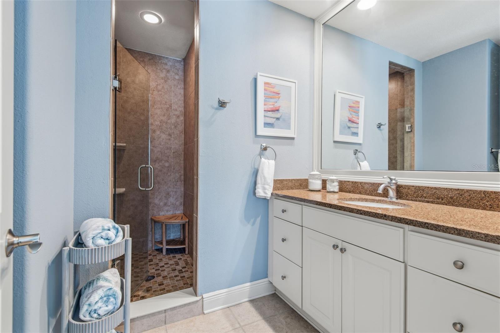 110 CLUB HOUSE DR #202