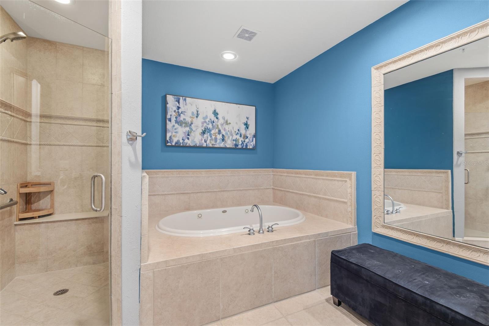 110 CLUB HOUSE DR #202