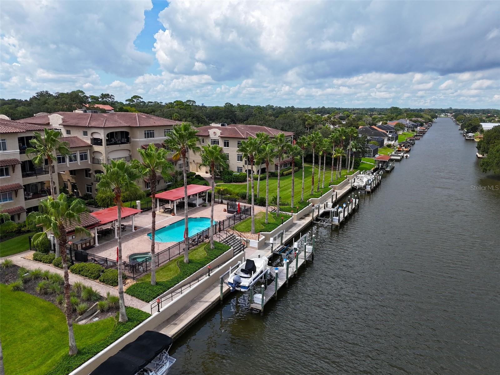 110 CLUB HOUSE DR #202