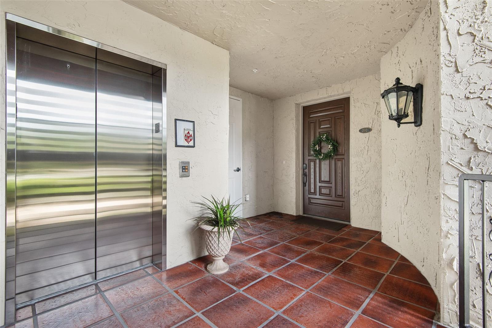 110 CLUB HOUSE DR #202