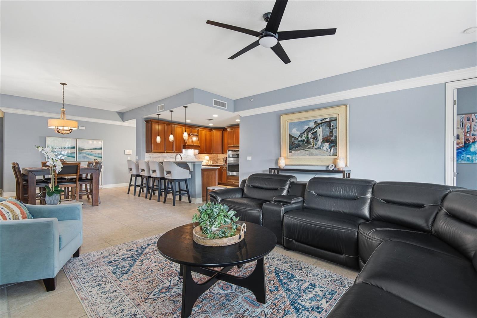 110 CLUB HOUSE DR #202