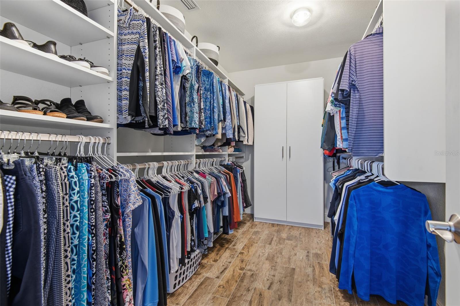 110 CLUB HOUSE DR #202
