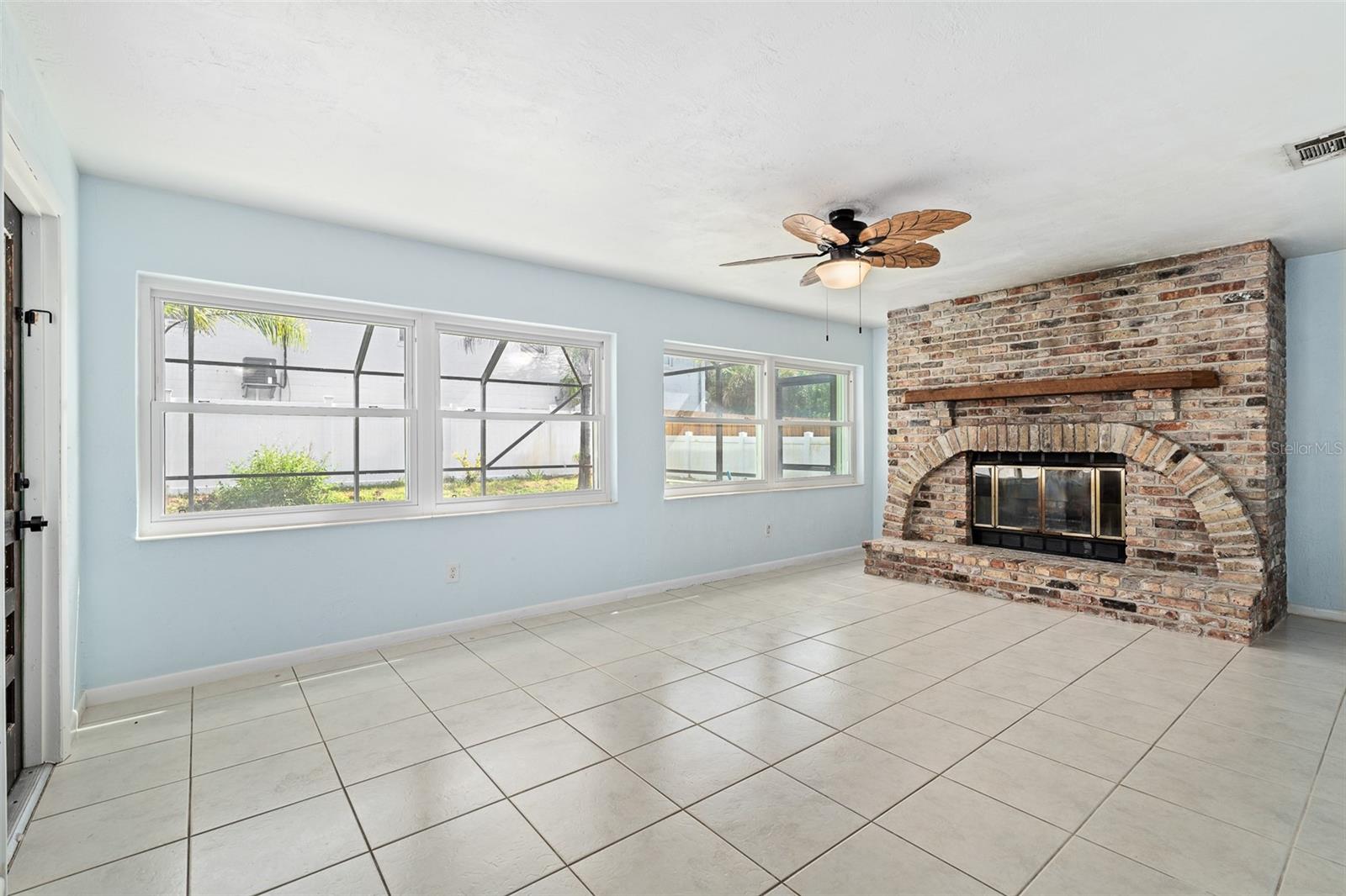 6 CONCORD DR