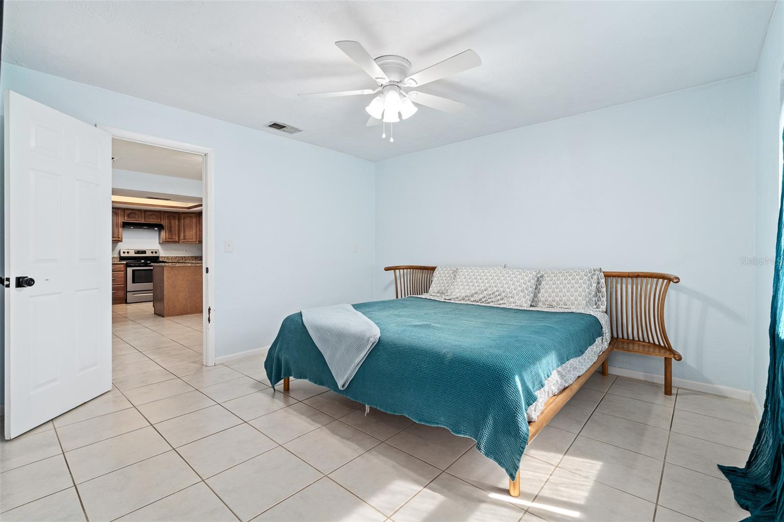6 CONCORD DR