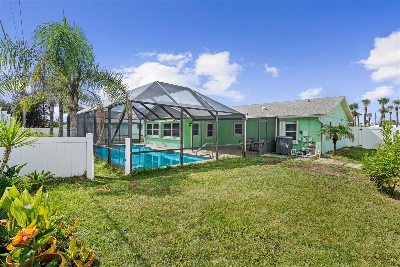6 CONCORD DR