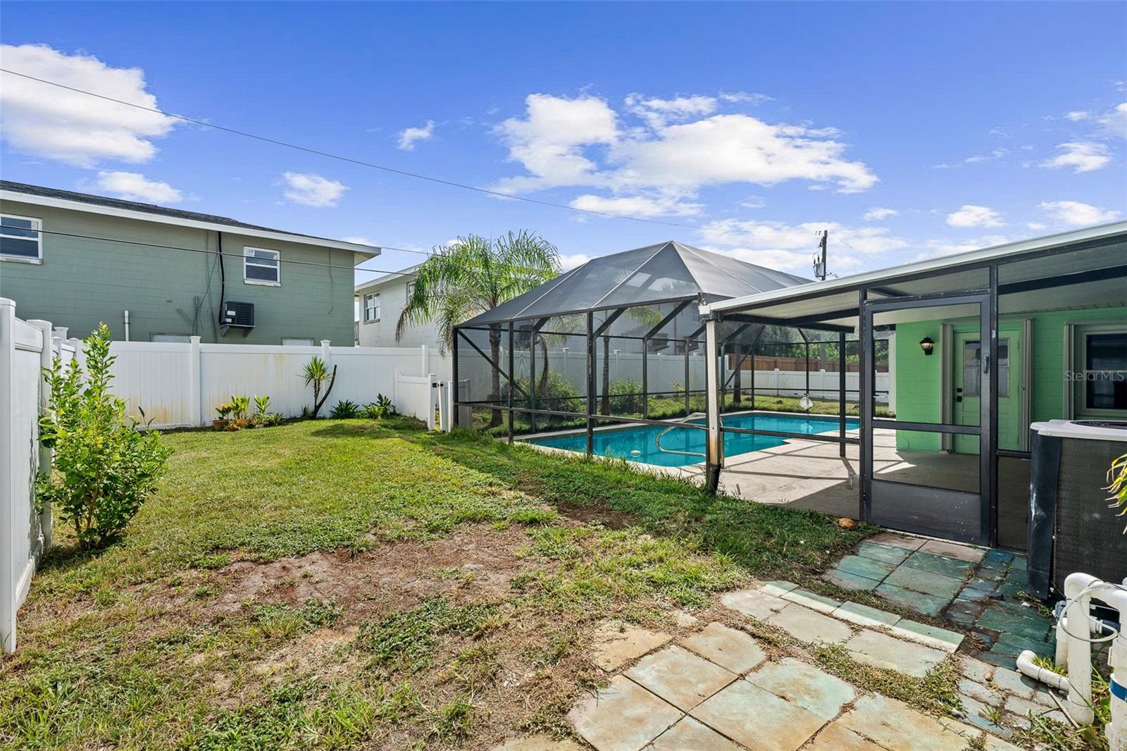 6 CONCORD DR