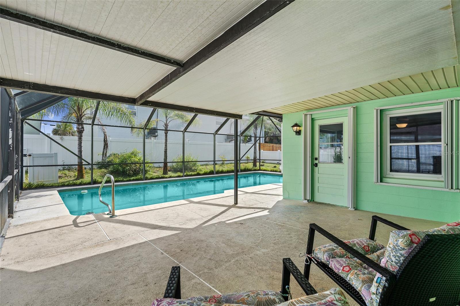 6 CONCORD DR