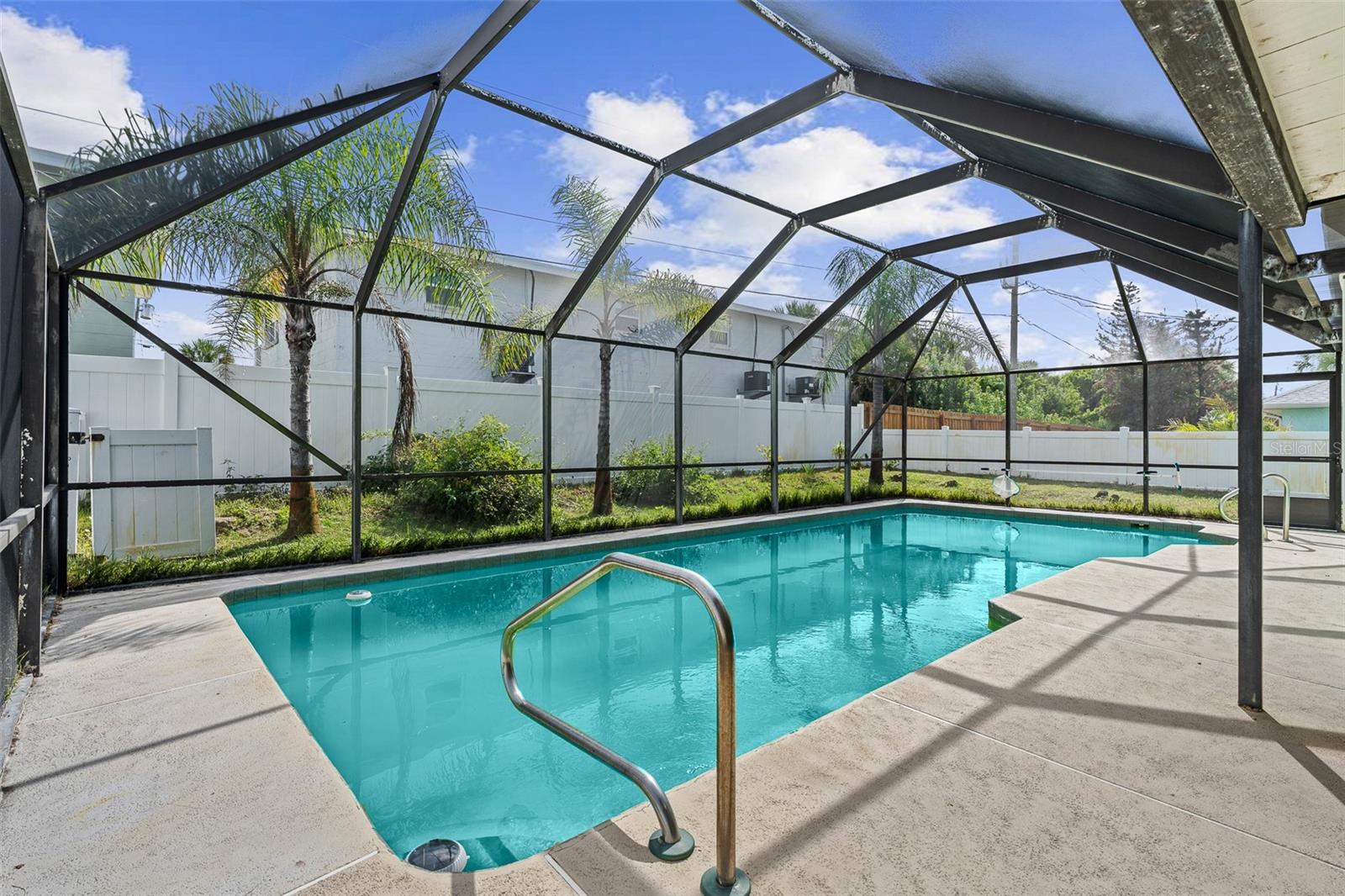 6 CONCORD DR
