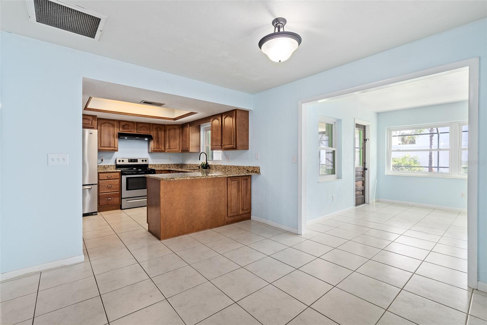 6 CONCORD DR