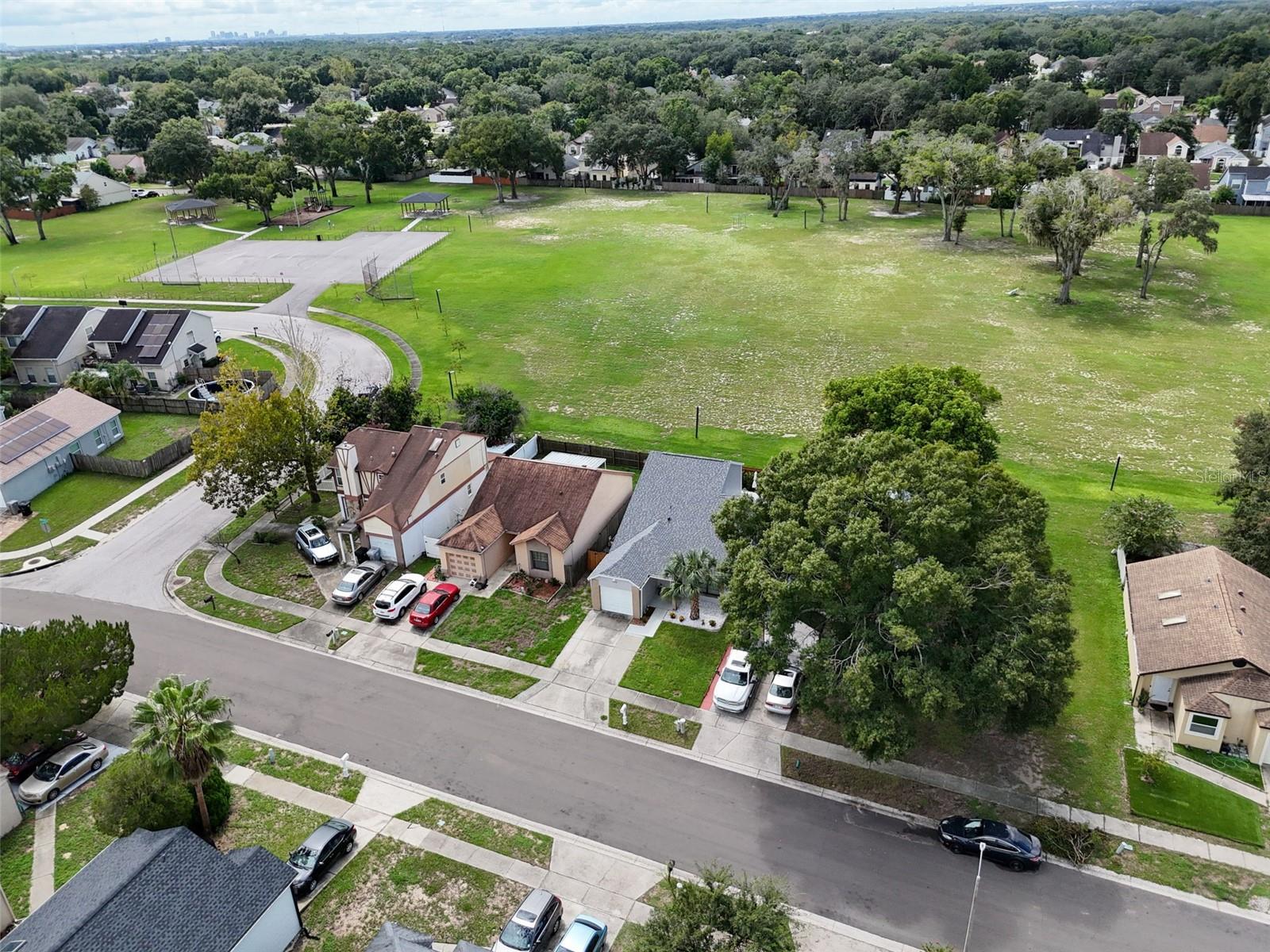 1216 PIN OAK DR