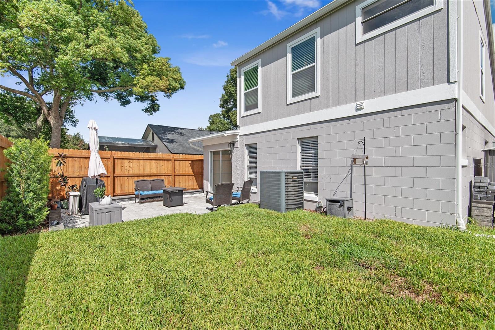 1216 PIN OAK DR