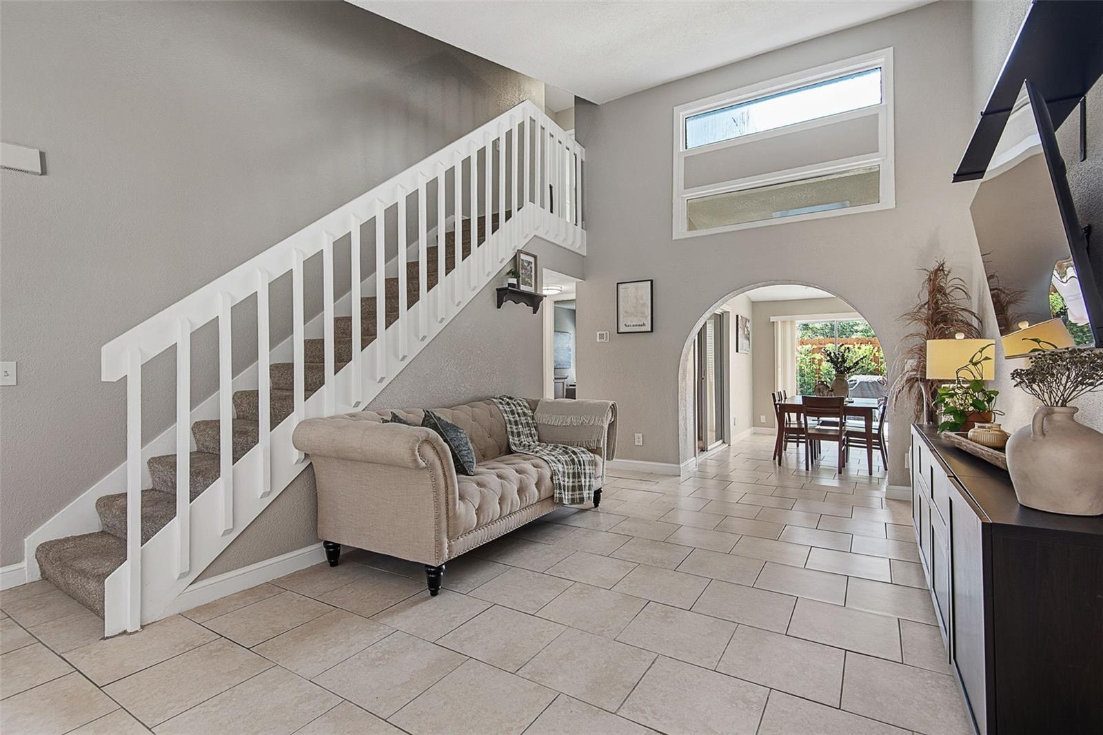 1216 PIN OAK DR