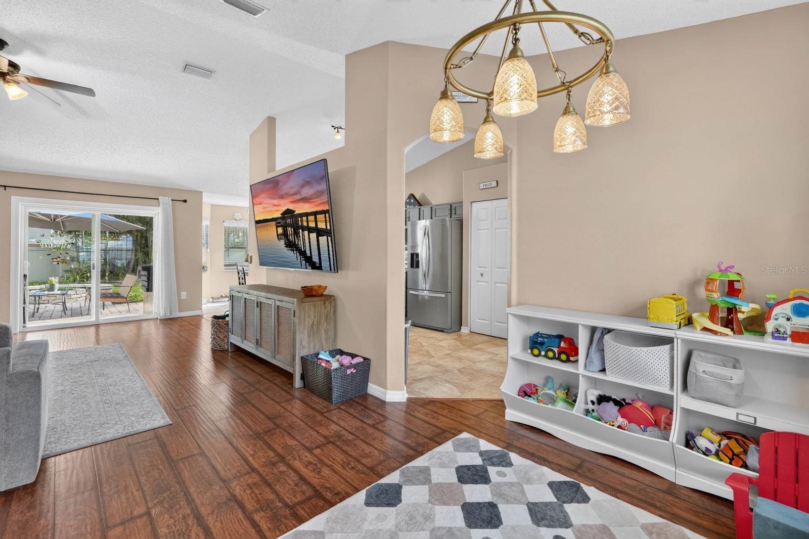 19 RED OAK PL