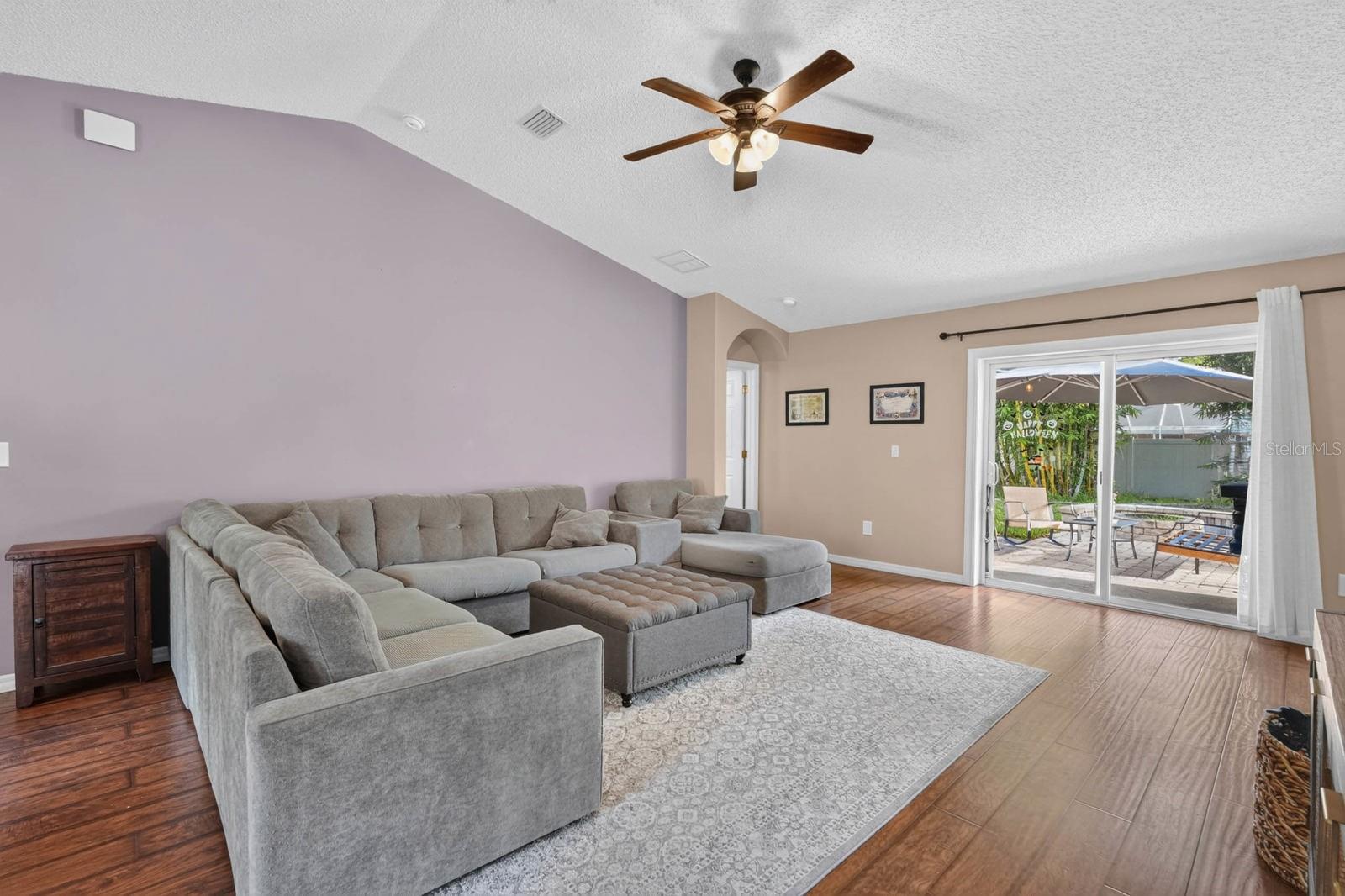 19 RED OAK PL