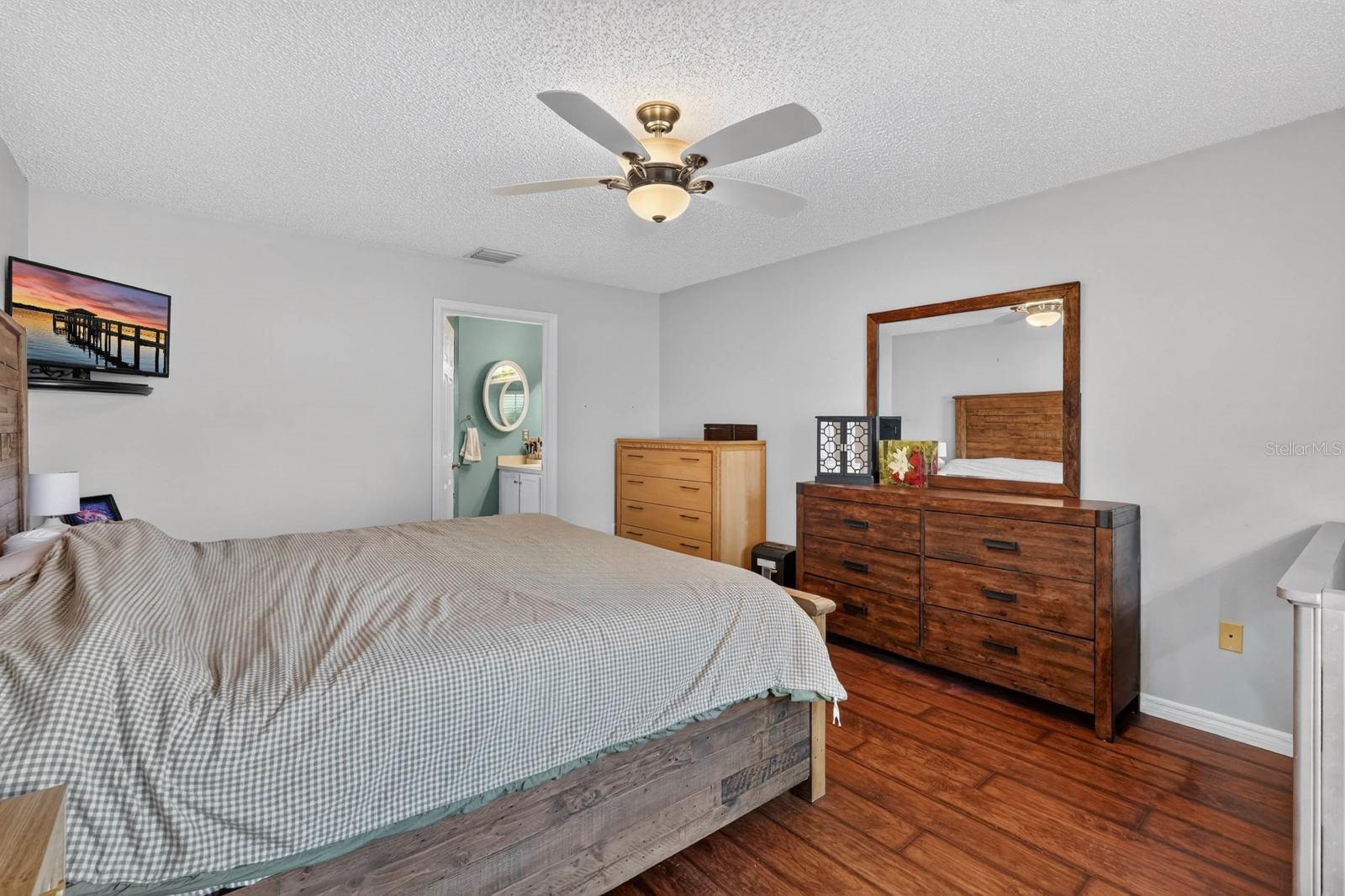 19 RED OAK PL