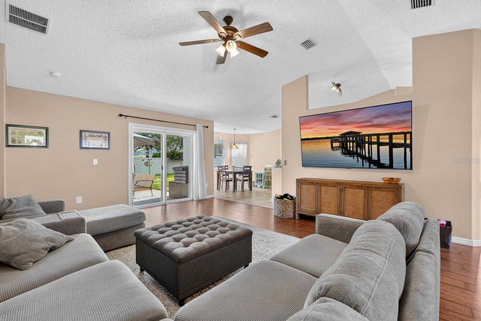 19 RED OAK PL