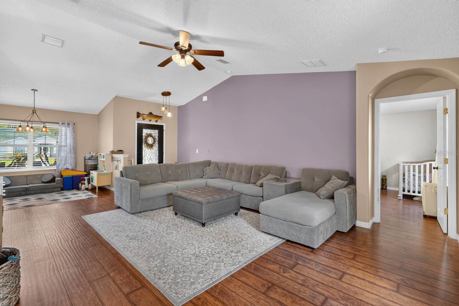 19 RED OAK PL