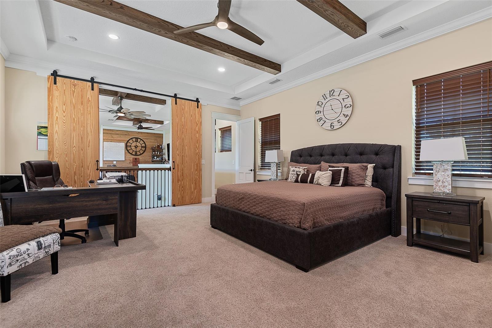 4 OAKVIEW CT