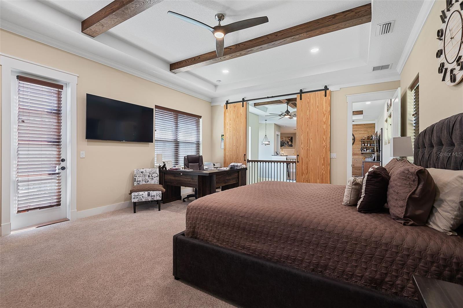 4 OAKVIEW CT