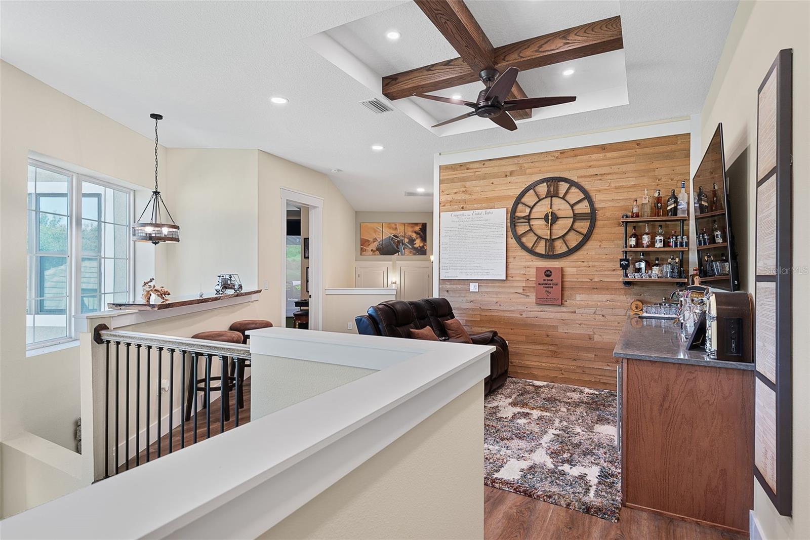 4 OAKVIEW CT