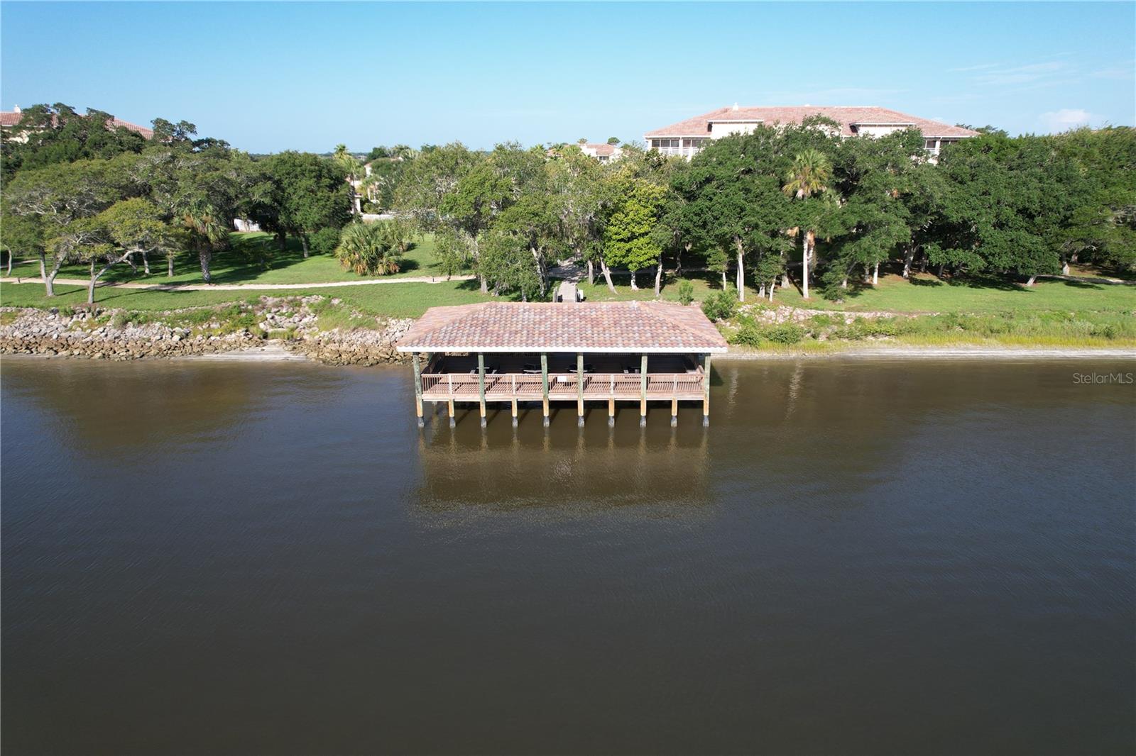 4 OAKVIEW CT
