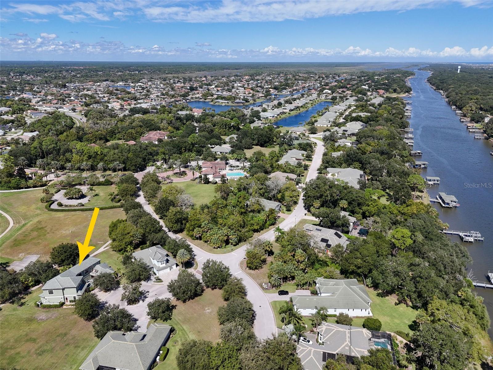 4 OAKVIEW CT
