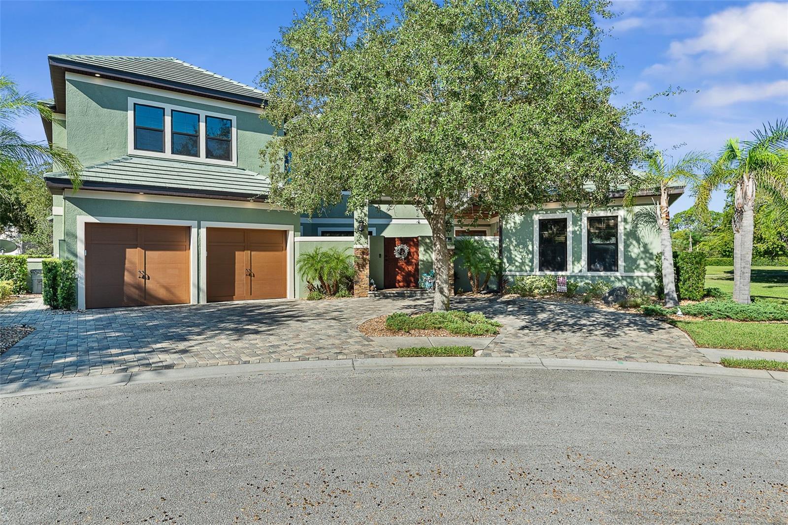 4 OAKVIEW CT