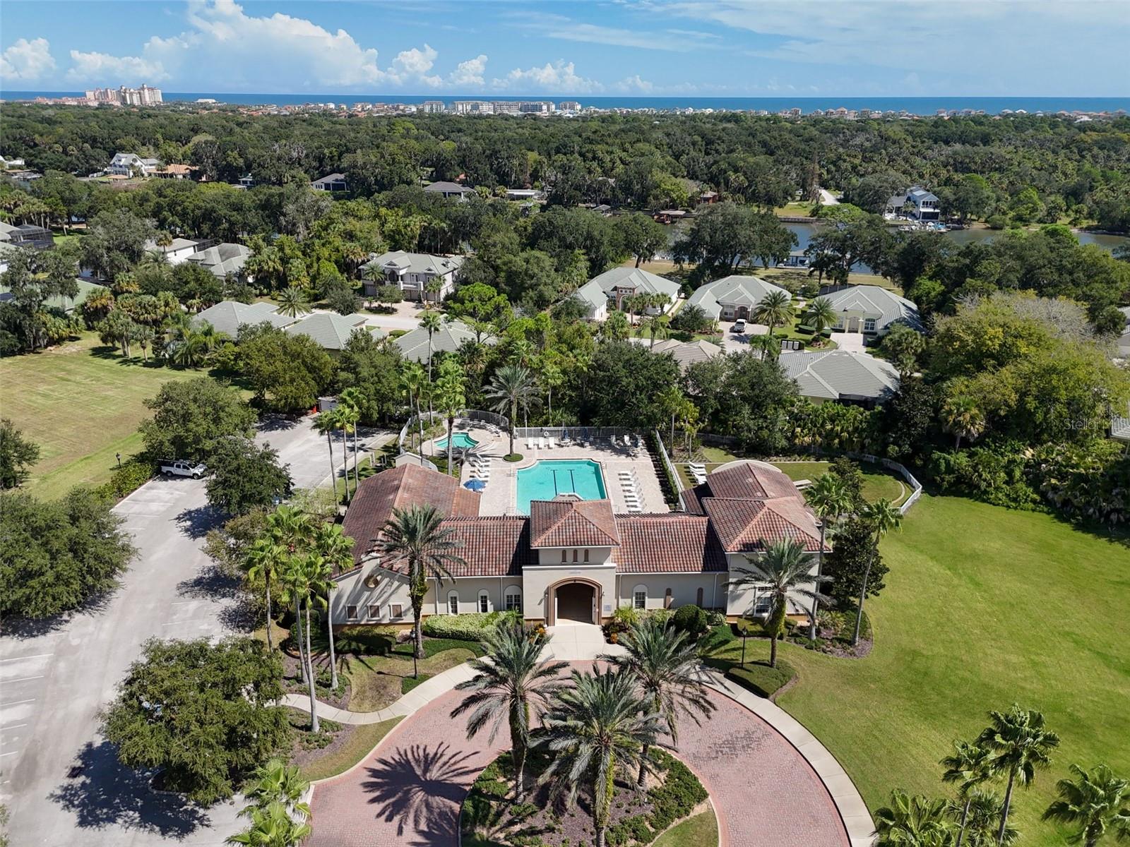 4 OAKVIEW CT