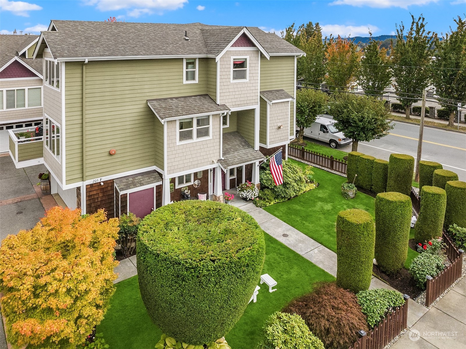 205 Avenue E Unit: F