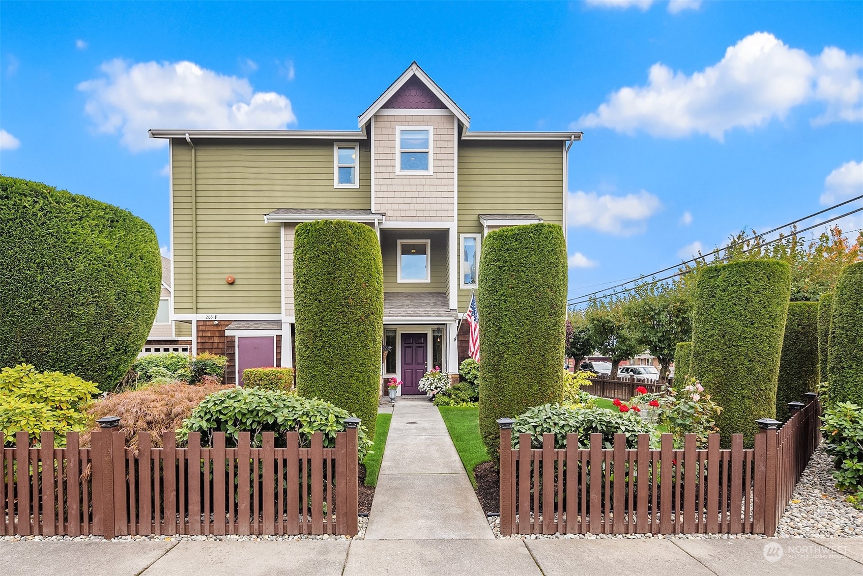 205 Avenue E Unit: F