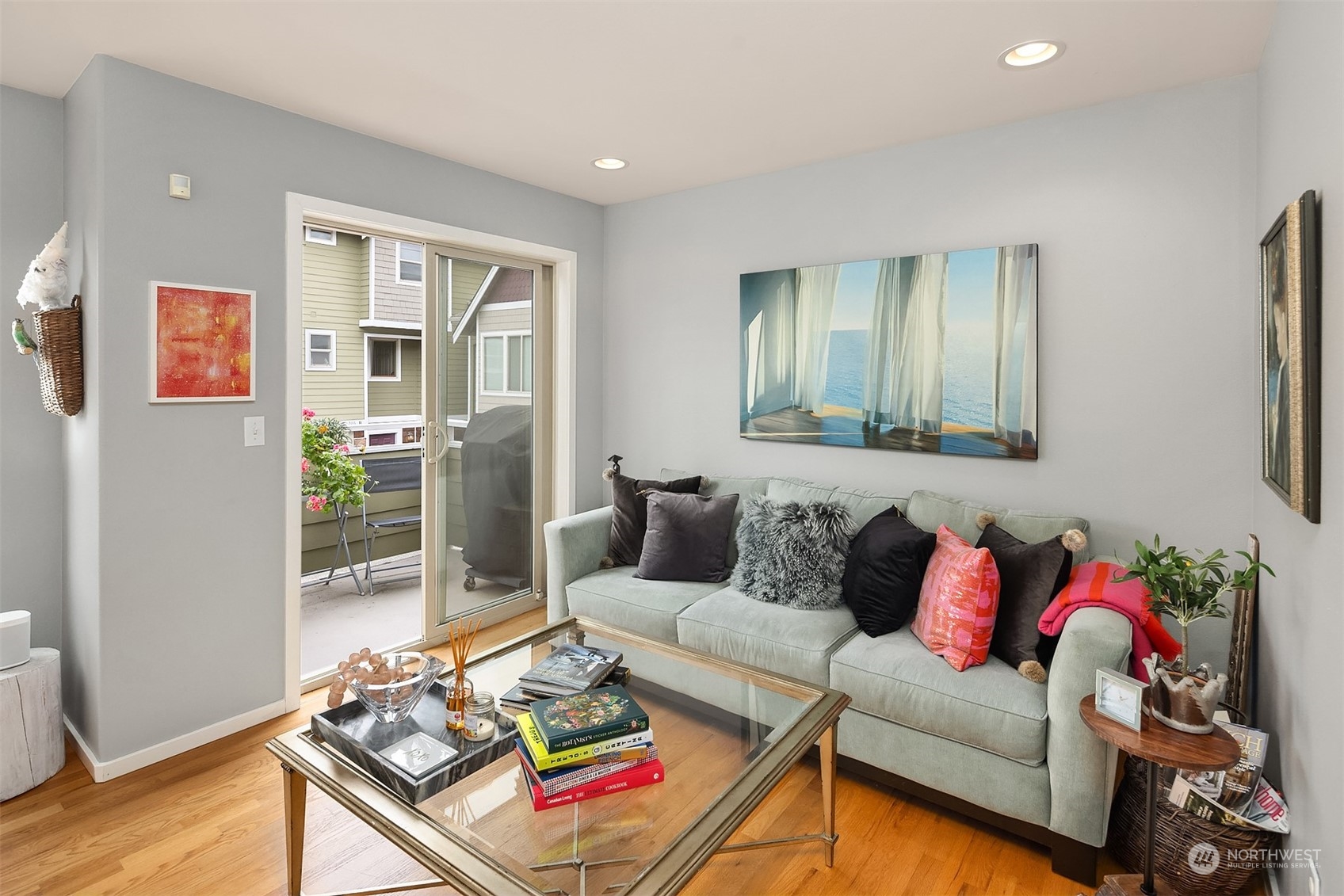 205 Avenue E Unit: F